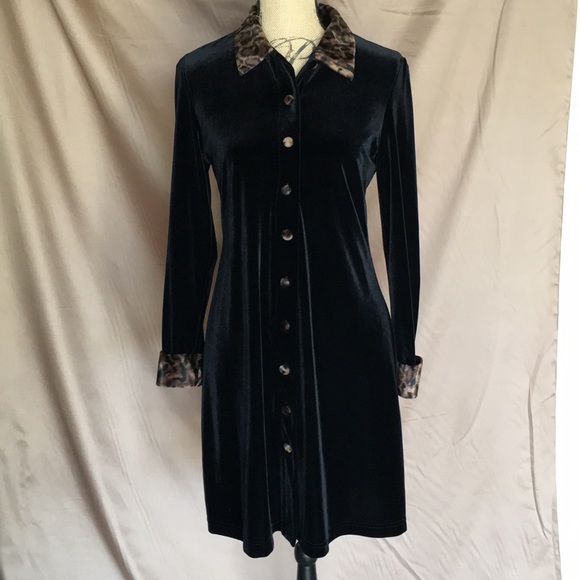 Ronni Nicole Dresses & Skirts - Black Velvet Coat Dress with Faux Cheetah Trim